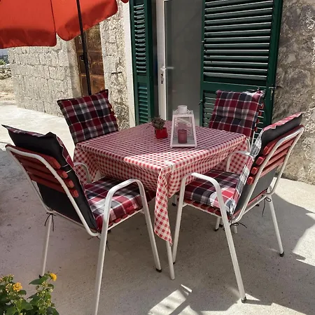 House Little Flower Casa vacanze Traù