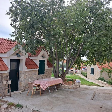 House Little Flower Vakantiehuis