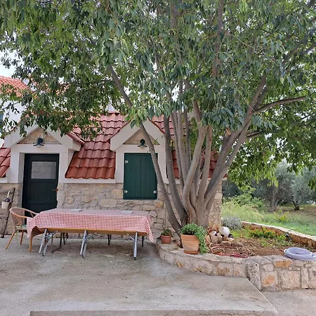 House Little Flower Трогир